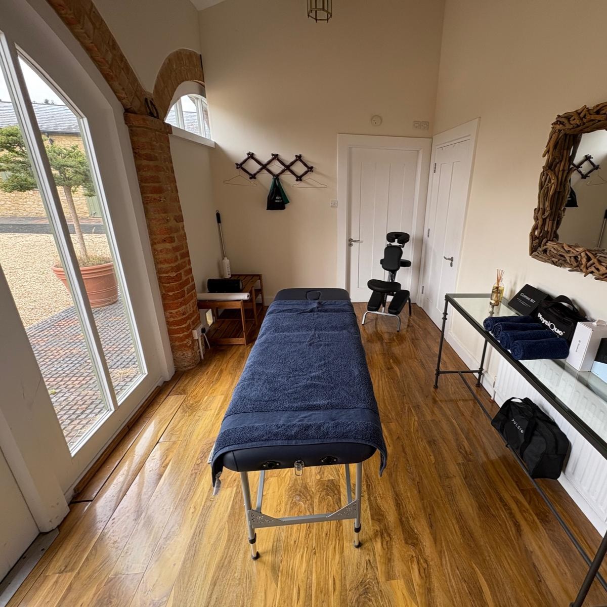 Charlock Farm, Silverstone Clinic for Livewell Health